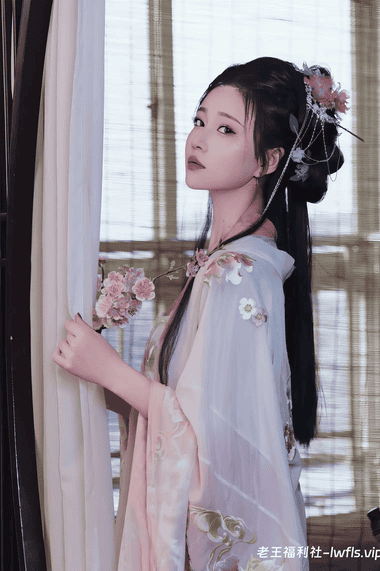 图片[2]-年年 美女艺术写真在线欣赏-霓裳 - 老王福利社 - lwfls.vip[50P-205MB]-老王福利社