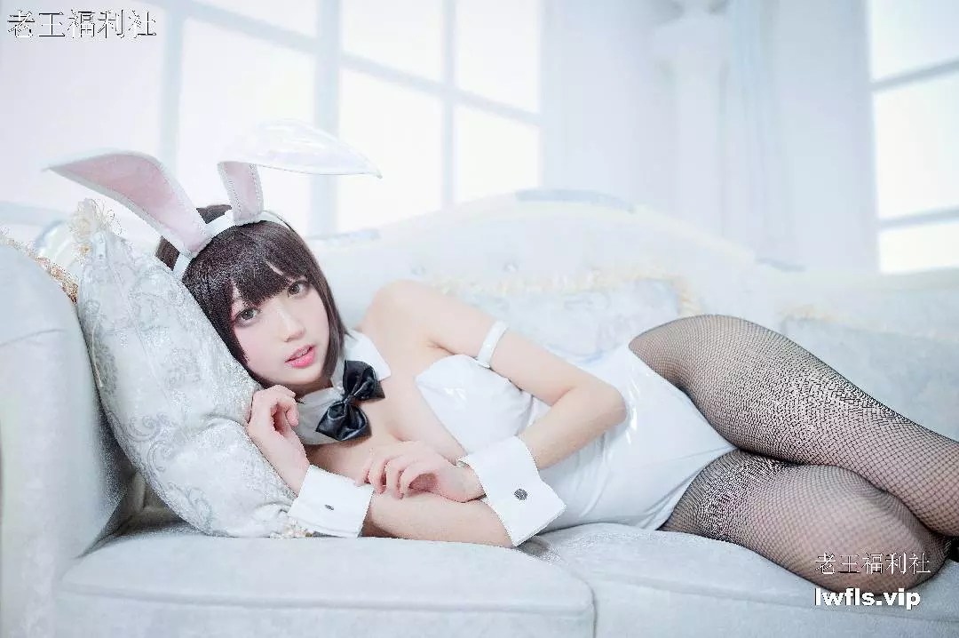 周叽叽是可爱兔兔 NO.005-加藤惠兔女郎 [32P]