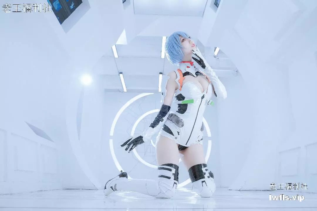 周叽叽是可爱兔兔 NO.003-绫波丽 白战 [21P]