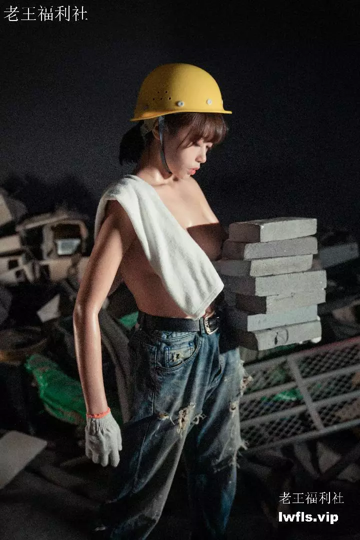 奈汐酱nice-NO.002-咱们工人有力量 [35P]