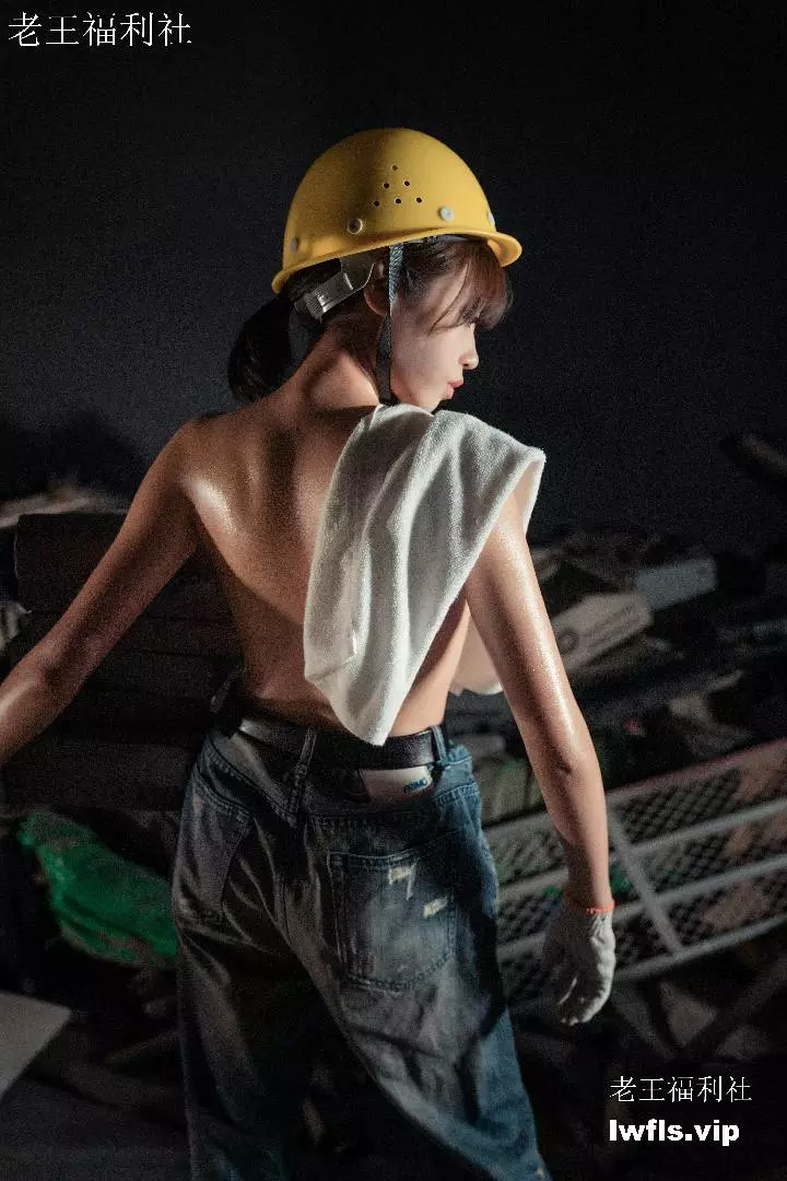 奈汐酱nice-NO.002-咱们工人有力量 [35P]