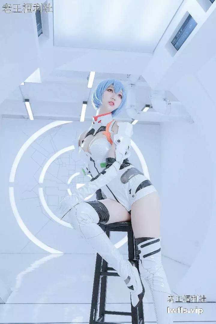 周叽叽是可爱兔兔 NO.003-绫波丽 白战 [21P]