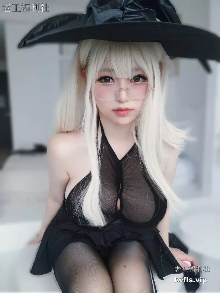 女主K NO.11 女巫