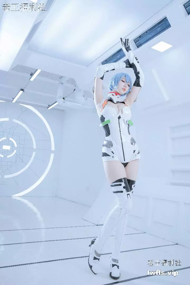 周叽叽是可爱兔兔 NO.003-绫波丽 白战 [21P]