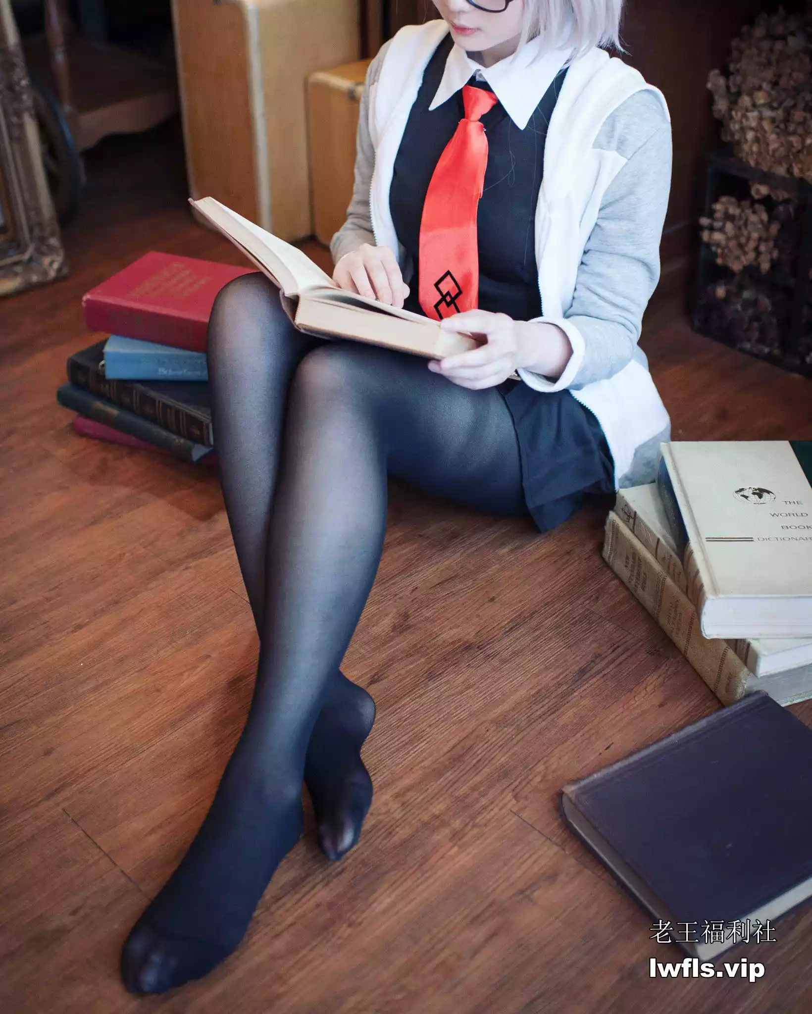 霜月Shimo美女写真打包下载 -预览图 2 - 2023年12月2日 - 下午2:18 - 老王福利社- 霜月shimo-高清合集下载无水印46套