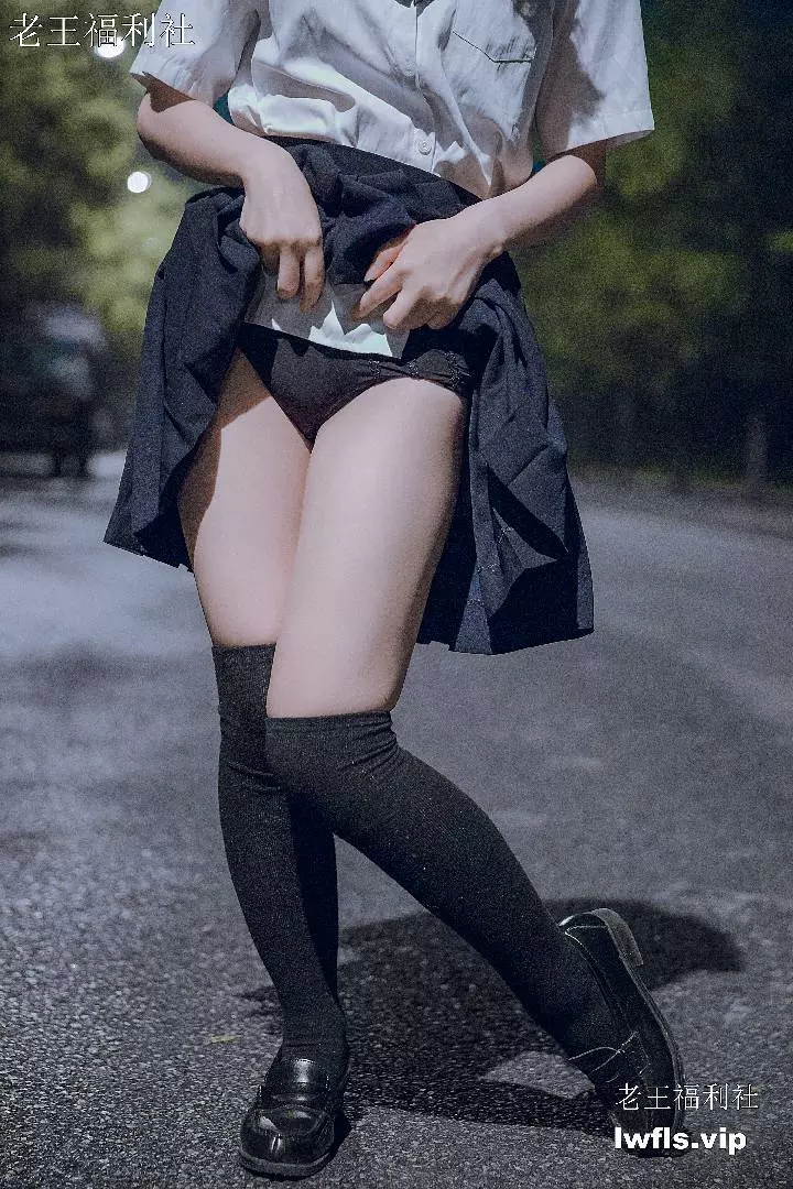 pure系列-小鸟酱 pure black outdoor豪华版[42P]